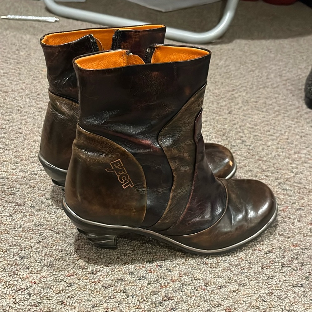EJECT ANKLE BOOTIES